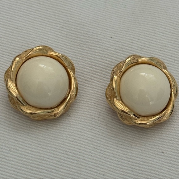 GIVENCHY Vintage Dome Braided Earrings - Picture 2 of 5